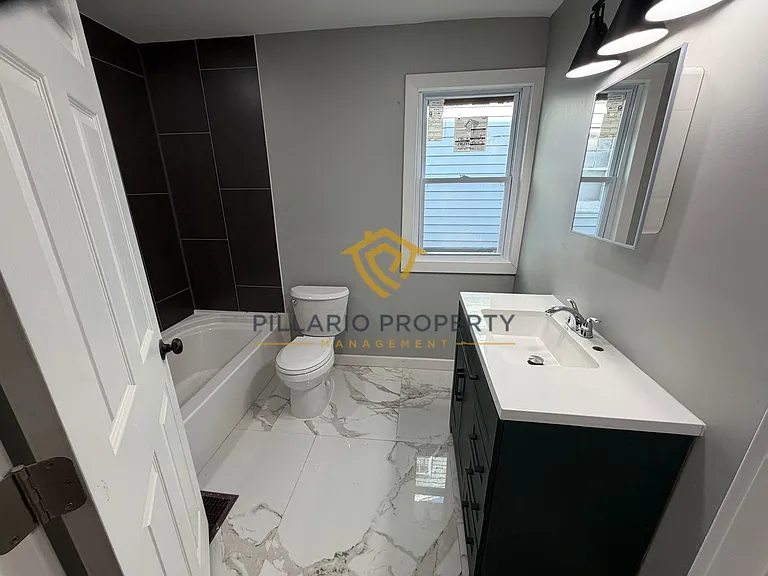 3906 Hoyt Ave — Photo 5