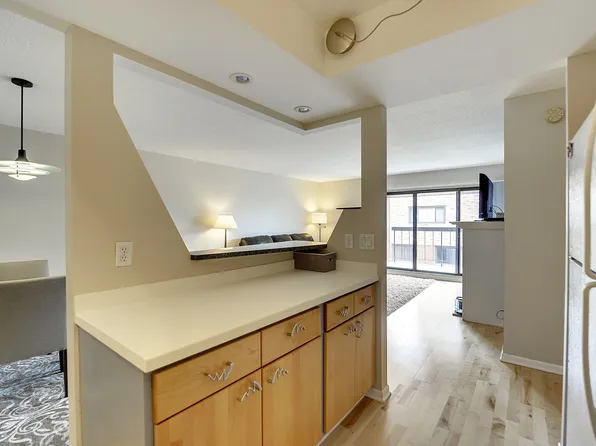 2885 Knox Ave S APT 803, Minneapolis, MN 55408
