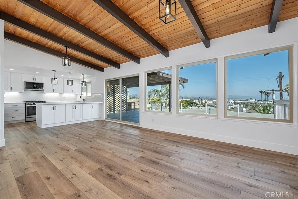 2 bed, 1000 sqft, $5,700 — Photo 4
