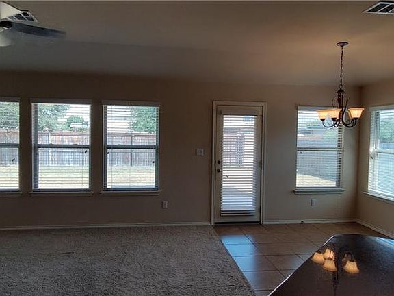 4th image of 300 Quarry Ln