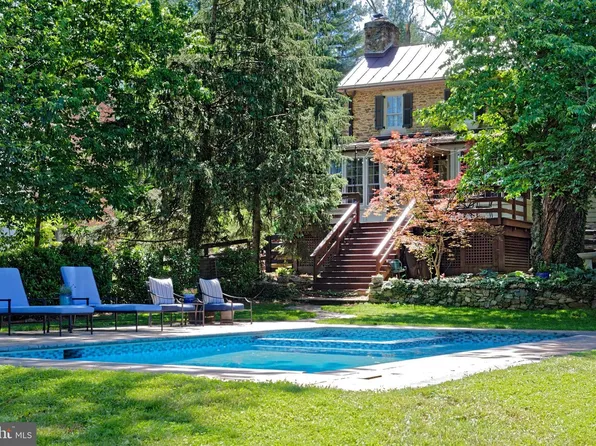 406 E Washington St, Middleburg, VA 20117