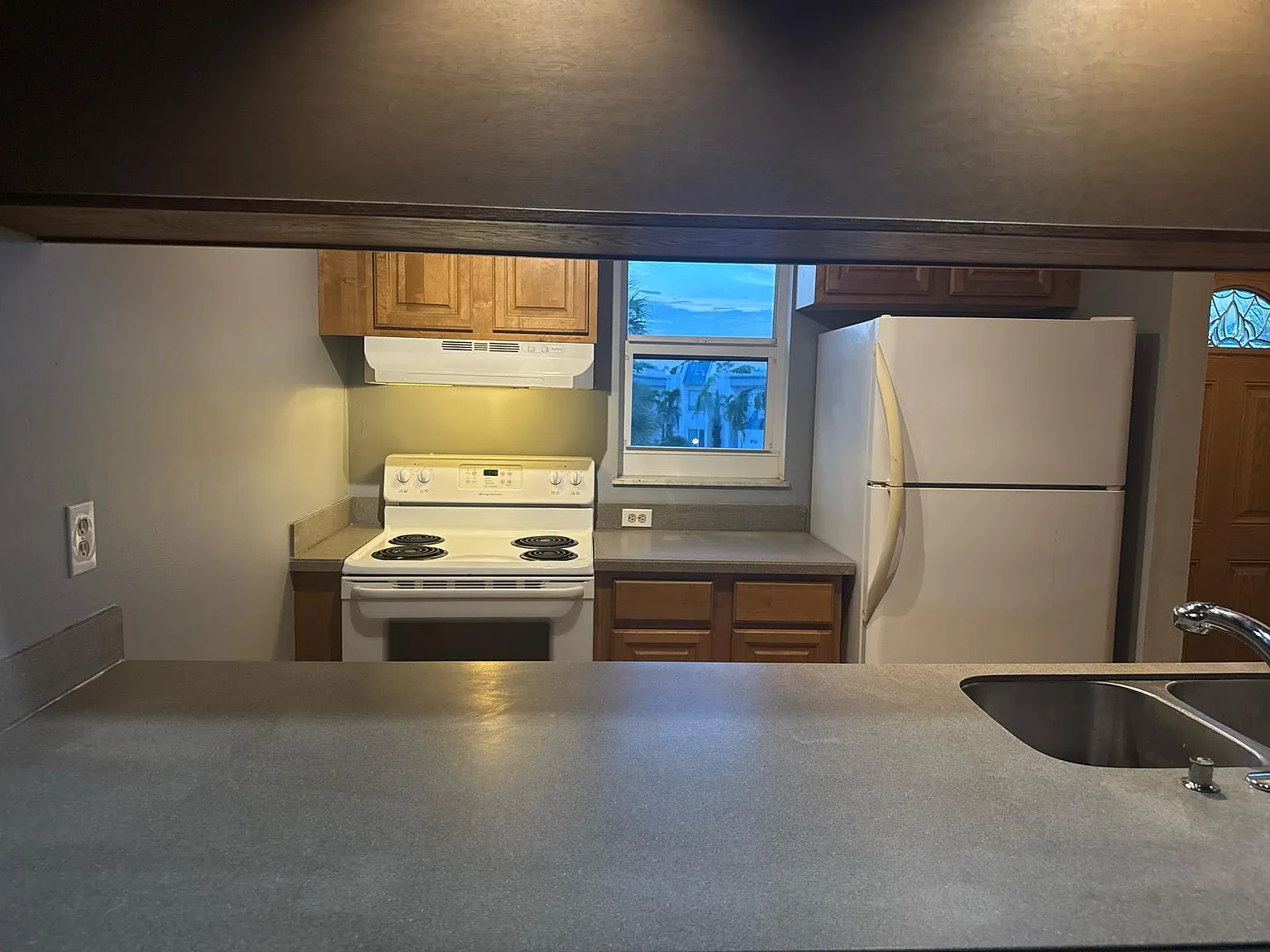2 bed, 1000 sqft, $1,750 — Photo 3