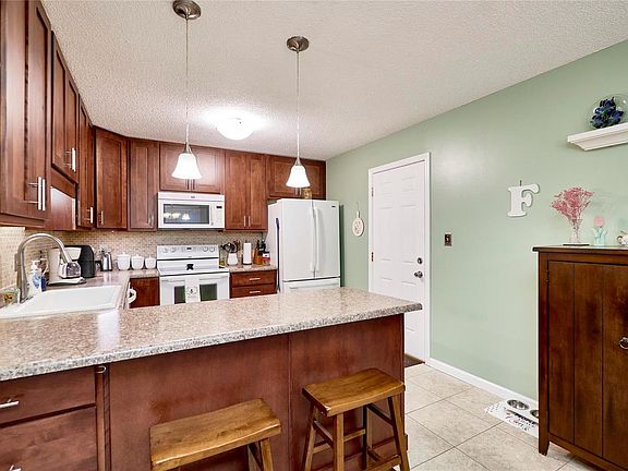 5th image of 6721 Christina Marie Ln