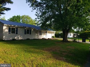 376 Valley Dr, Fayetteville, PA 17222