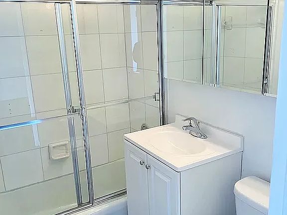 5th image of 245 E 63rd St APT 1426