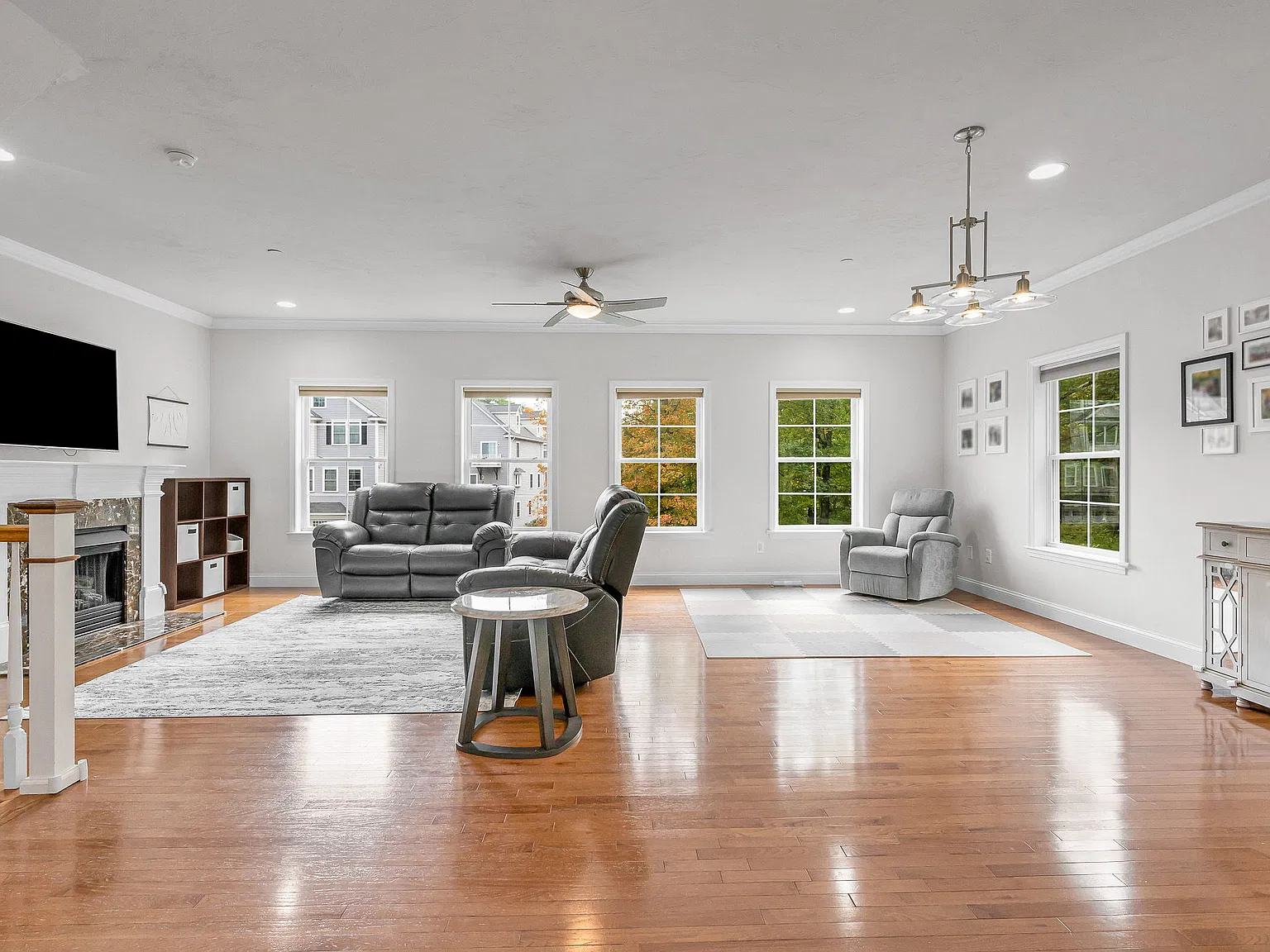 2 bed, 2.5 bath, 2192 sqft, $4,000 — Photo 3