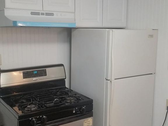 2nd image of 203 Cedar St APT 3