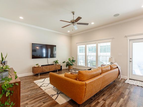3rd image of 3870 Zaun Cir