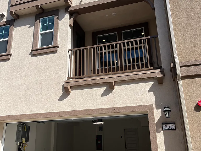 28019 Oakdale Dr — Photo 5