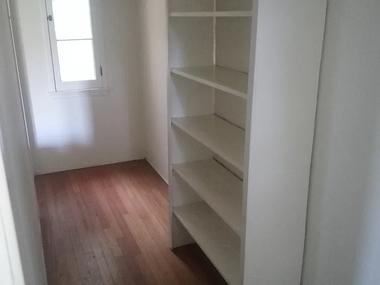 Master walk through closet
