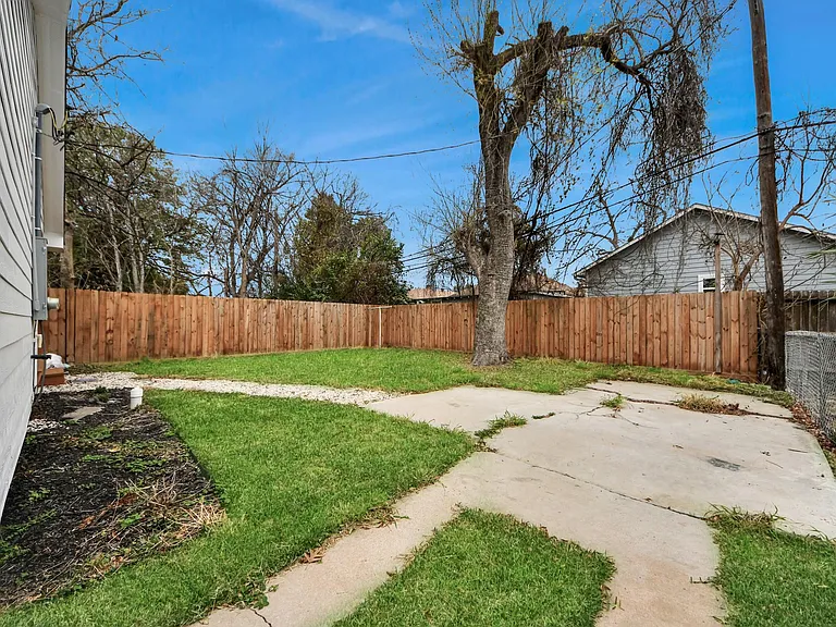 2811 Winbern St — Photo 49