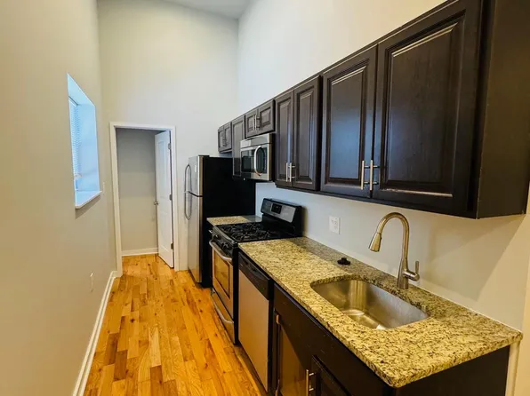 2221 S Broad St APT 1F, Philadelphia, PA 19148