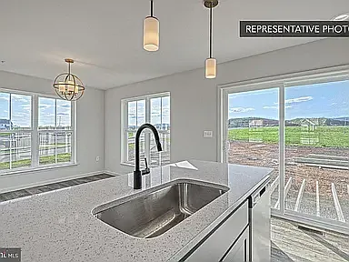 3 bed, 2.5 bath, 1546 sqft, $2,250 — Photo 4