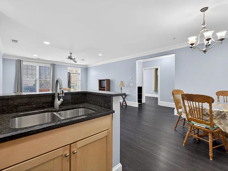 401 Finsbury St #102 — Photo 6