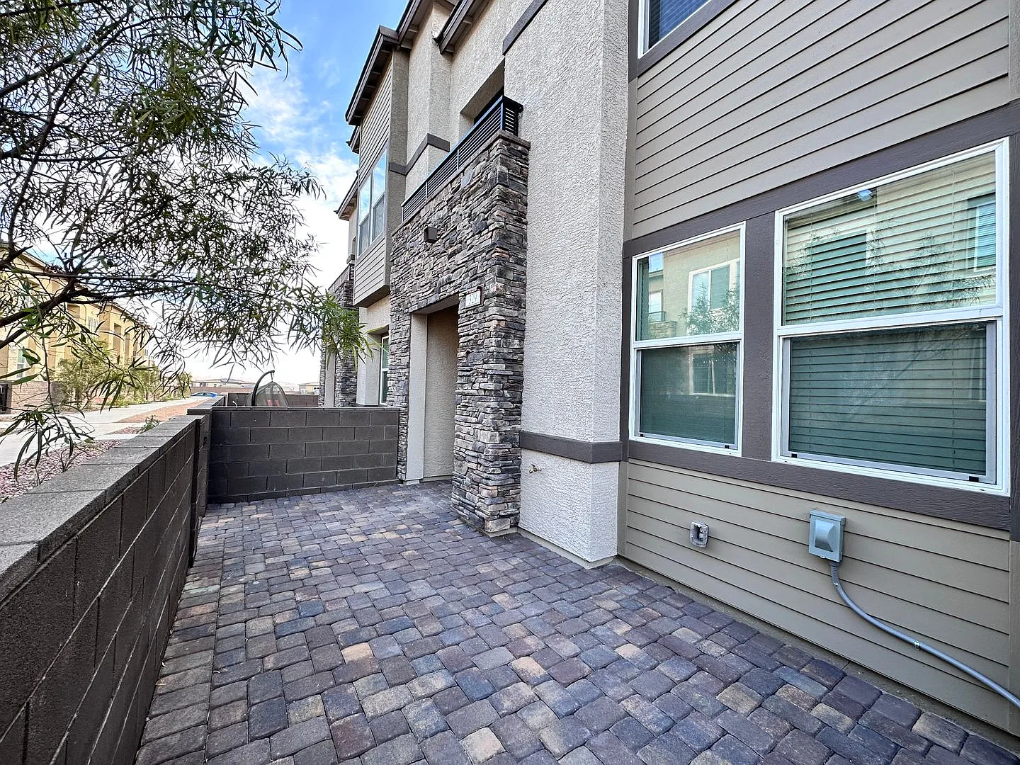 Henderson Townhouse — Photo 2