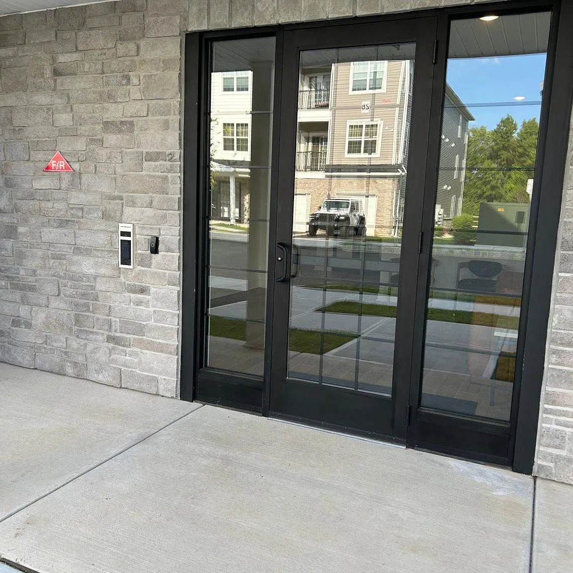 2 bed, 2.0 bath, 1186 sqft, $3,000 — Photo 3