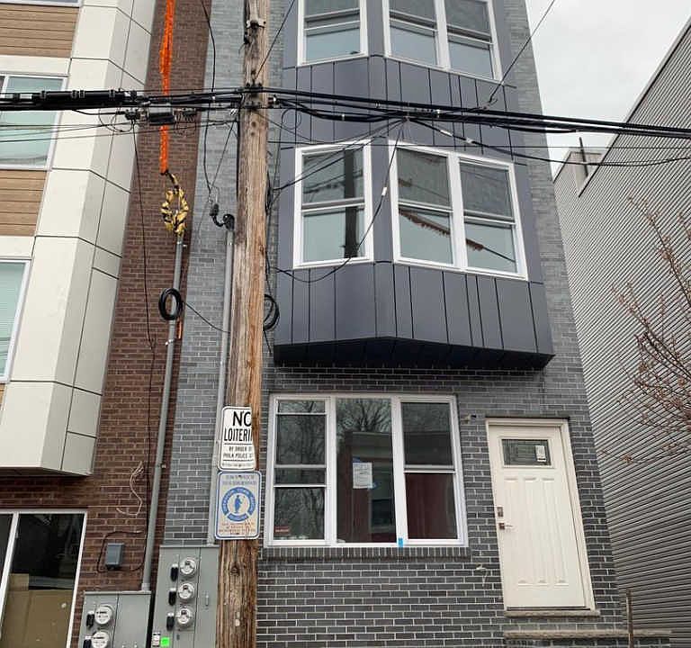 1st image of 1528 W Stiles St #B