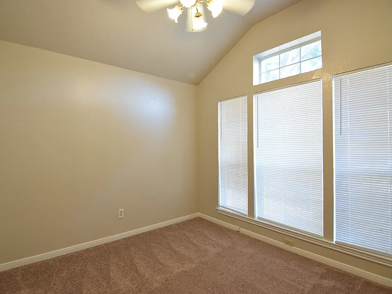 807 Hartrick Cir — Photo 12