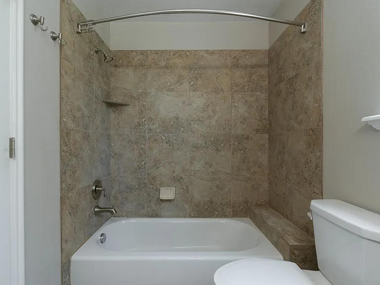 935 N University Ave #16 — Photo 20