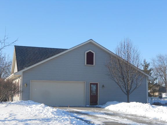 2 1/2 car attached garage