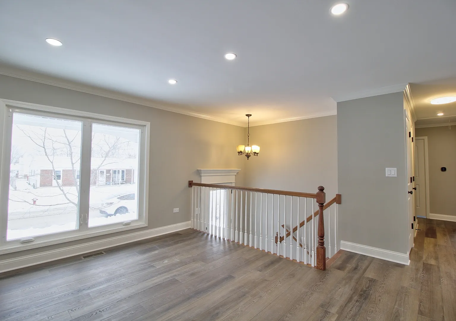 4 bed, 1998 sqft, $2,940 — Photo 4