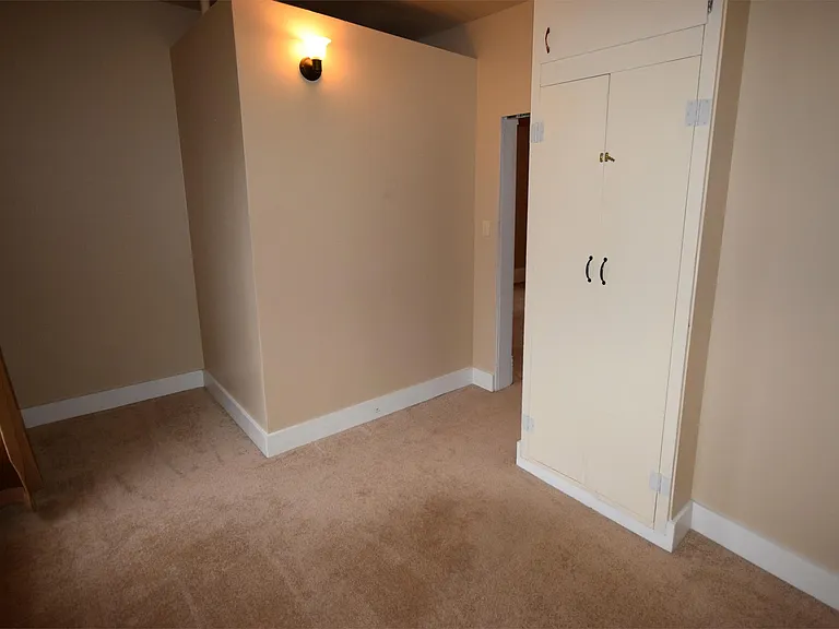 400 Walnut St #1 — Photo 13