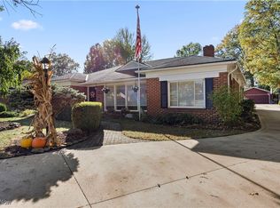 2446 Walter Rd, Westlake, OH 44145