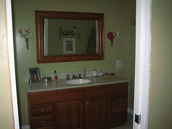 5th image of 1212 W Amerige Ave