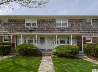 3609 Wilshire Ln, Oakdale, NY 11769