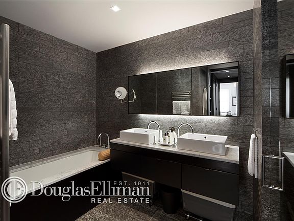 5th image of 20 Pine St APT 2306