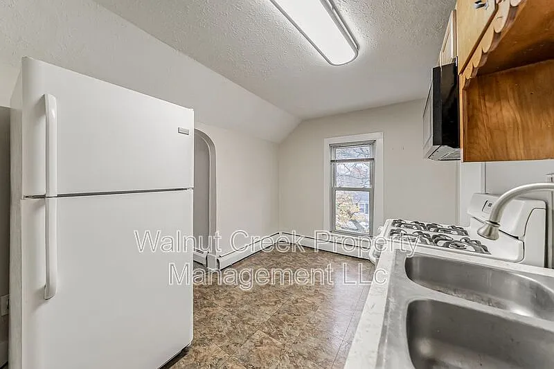 1 bed, 1.0 bath, 700 sqft, $1,100 — Photo 3