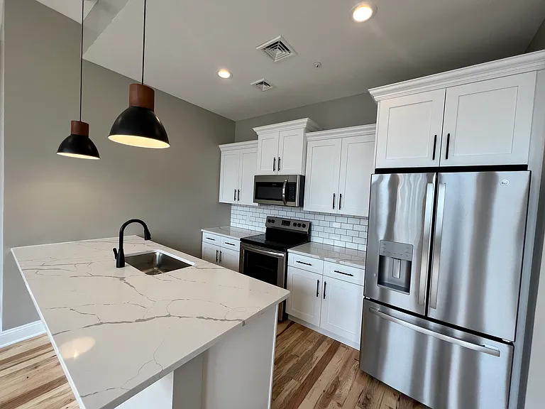 409 Lackawanna Ave #418 — Photo 1
