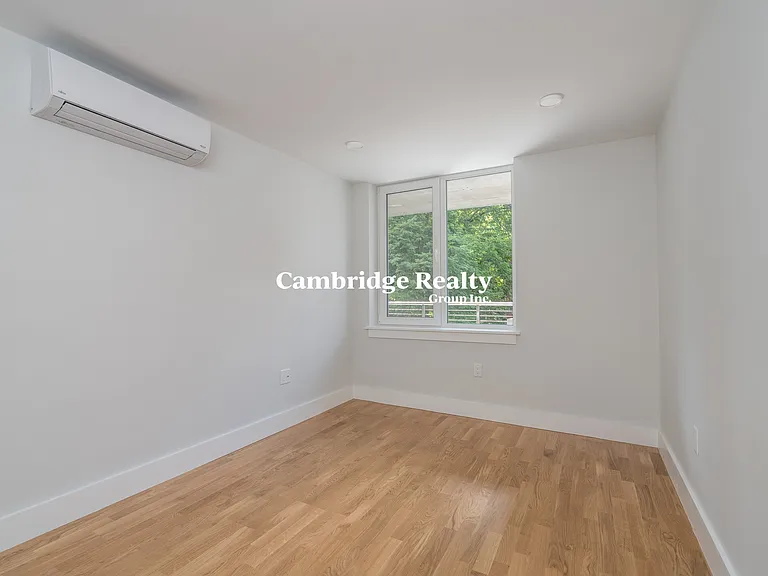 334 Harvard St #T3 — Photo 4
