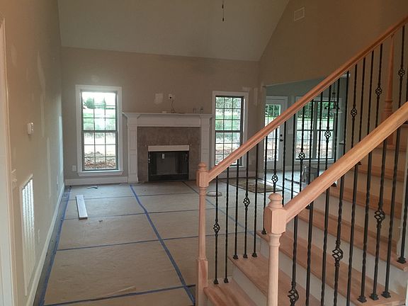 3rd image of 1640 Earl Ct