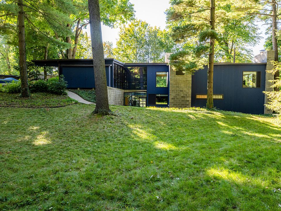 1380 Miami Rd, Benton Harbor, MI 49022 Zillow