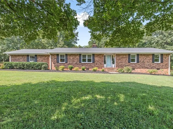 221 Random Rd, Mocksville, NC 27028