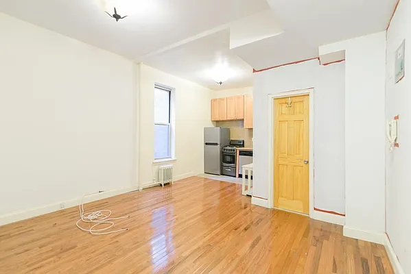 Rented by Bond New York | media 19