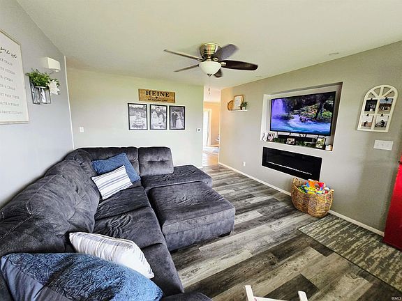 5th image of 313 E Park Ave