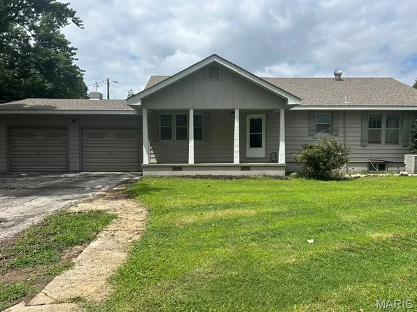 313 S Walnut St, Bernie, MO 63822