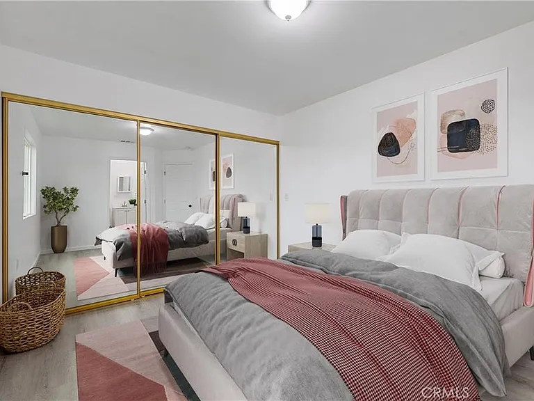 527 W 119th St — Photo 11