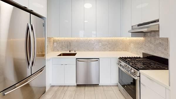 1st image of 942 Hayes St #29