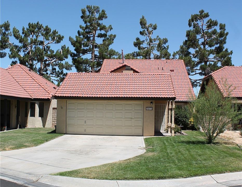 1st image of 19275 Cottonwood Dr