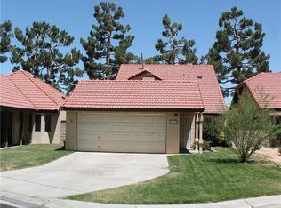 19275 Cottonwood Dr, Apple Valley, CA 92308