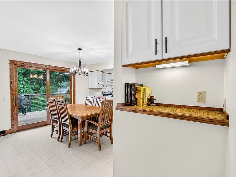 18 Cathy Ct — Photo 10
