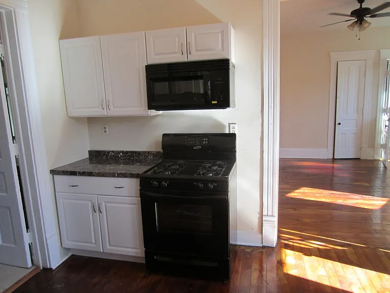 2015 Corning Ave — Photo 7
