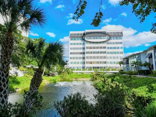 1125 W Peppertree Dr APT 701, Sarasota, FL 34242