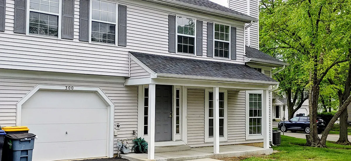Building Photo - 300 Teak Ln