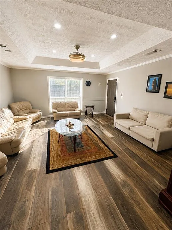 3 bed, 2.0 bath, 1412 sqft, $1,850 — Photo 4
