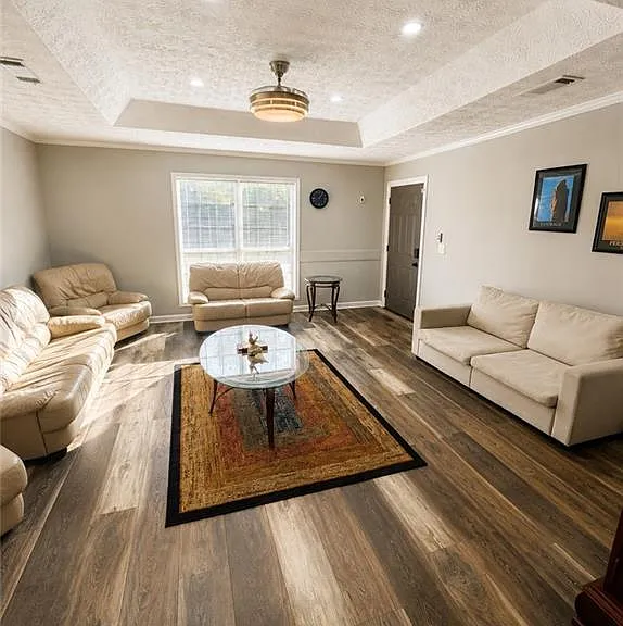 1116 Summer Brook Rd — Photo 4
