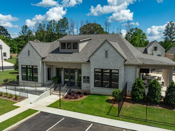 801 Stonebrook Cir